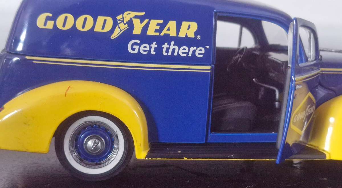 Rare - LIMITED EDITION 1940 Ford Goodyear - collectors Model panel van