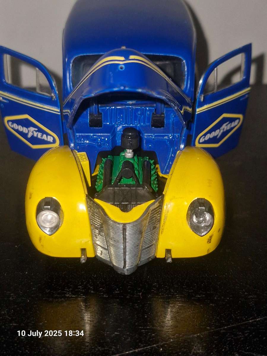 Rare - LIMITED EDITION 1940 Ford Goodyear - collectors Model panel van