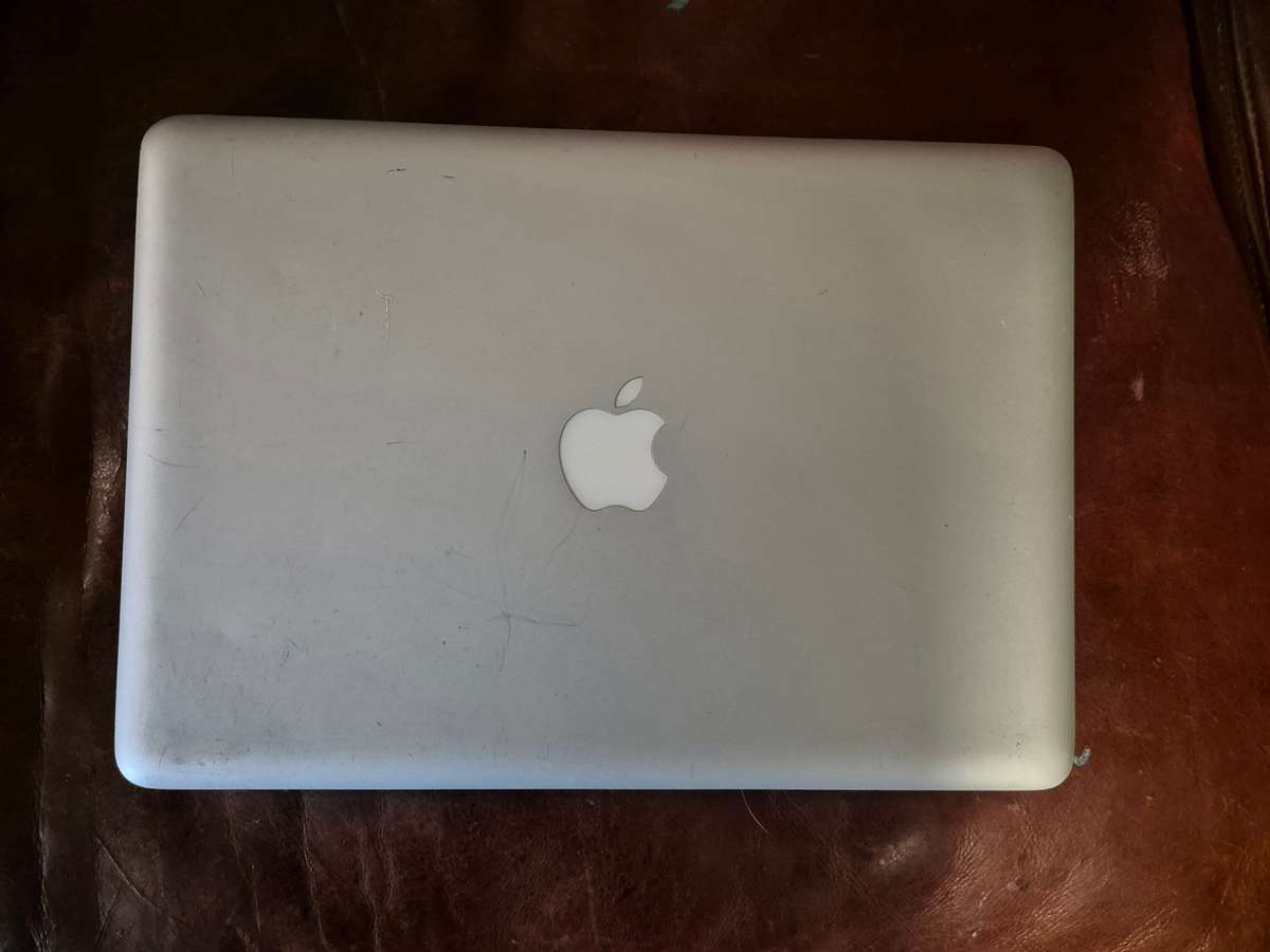 **** APPLE MACBOOK PRO 13"  i5 with 250GB SSD  *** A1278 2011