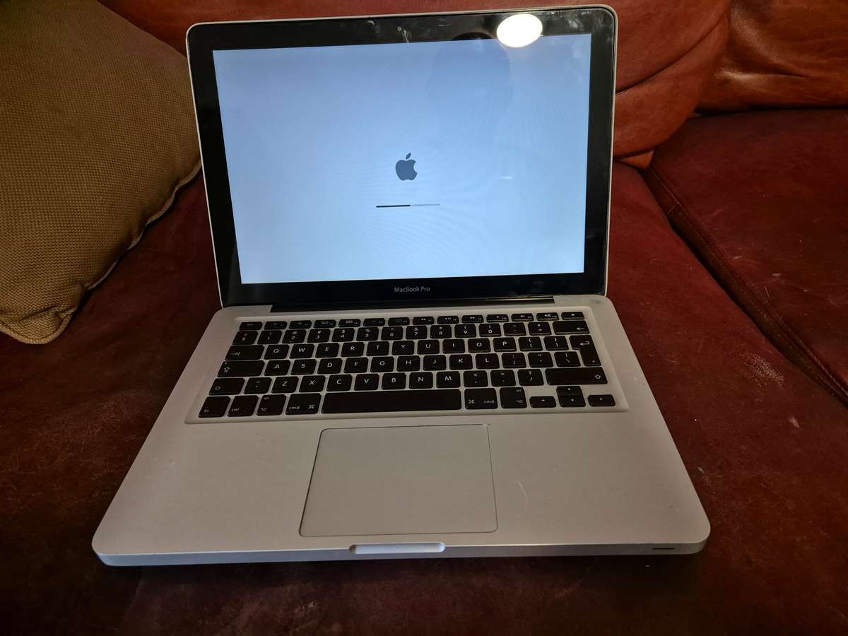 **** APPLE MACBOOK PRO 13"  i5 with 250GB SSD  *** A1278 2011