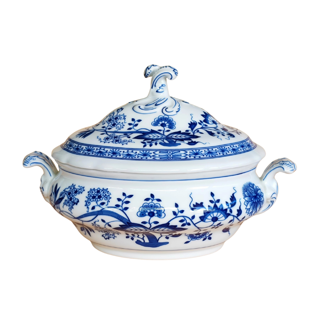 Hutschenreuther Germany Covered Serving Dish Blue Onion Porcelain Tureen