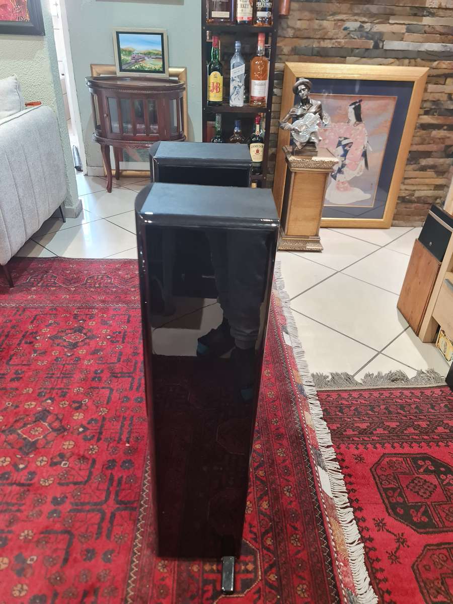 Boston Acoustics A250 Floorstanding Speakers