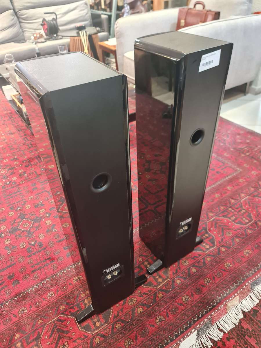 Boston Acoustics A250 Floorstanding Speakers