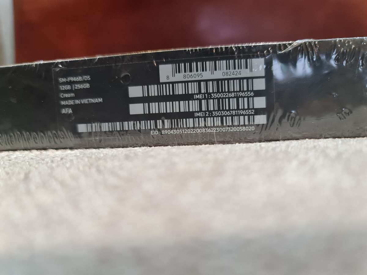 SAMSUNG GALAXY Z FOLD5 256GB - NEW.