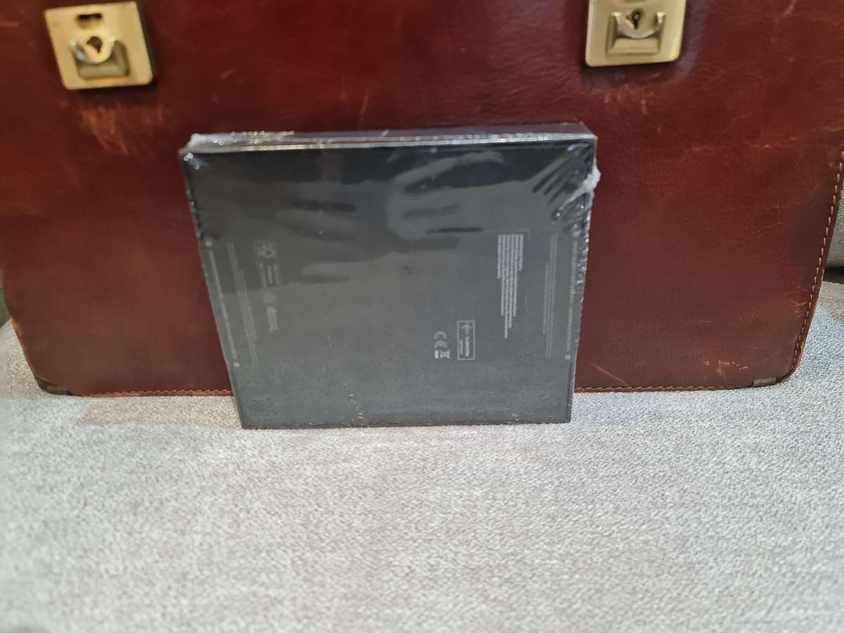 SAMSUNG GALAXY Z FOLD5 256GB - NEW.