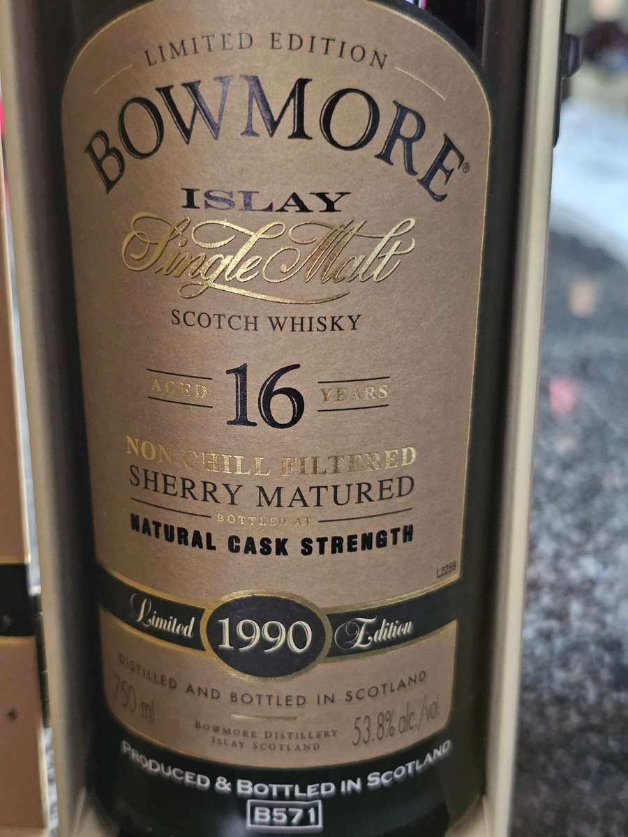Bowmore 16 Year Old 1990 Sherry Matured Single Malt Whisky