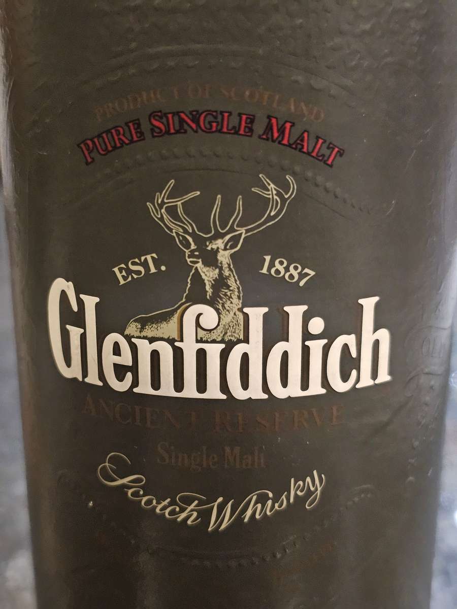 Glenfiddich 18 Year Old Ancient Reserve Speyside Single Malt Scotch Whisky Distillery Bottling