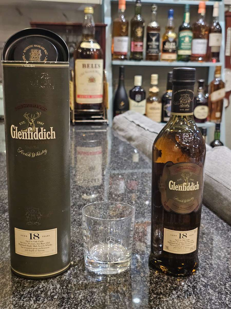 Glenfiddich 18 Year Old Ancient Reserve Speyside Single Malt Scotch Whisky Distillery Bottling