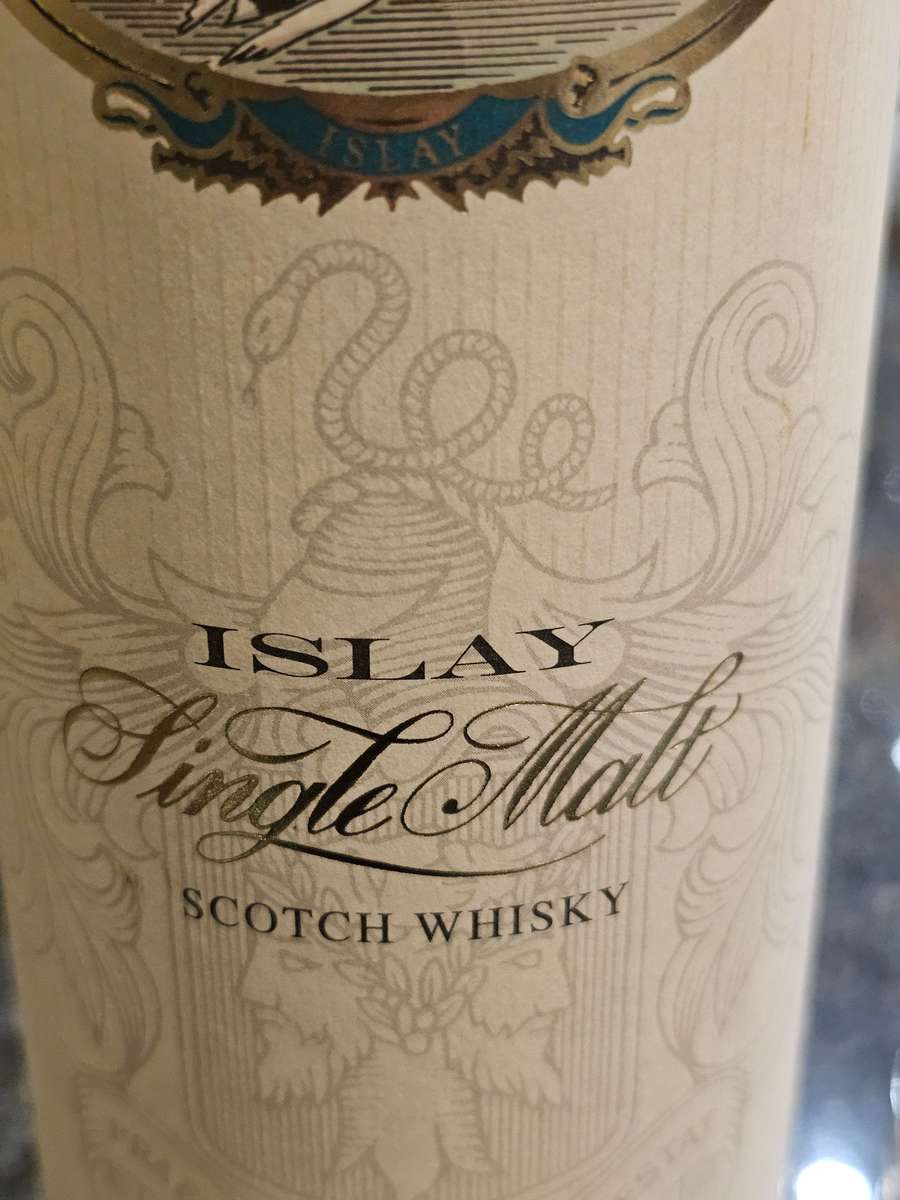 Bowmore 12 Year Old - Old Bottling Islay Single Malt Whisky