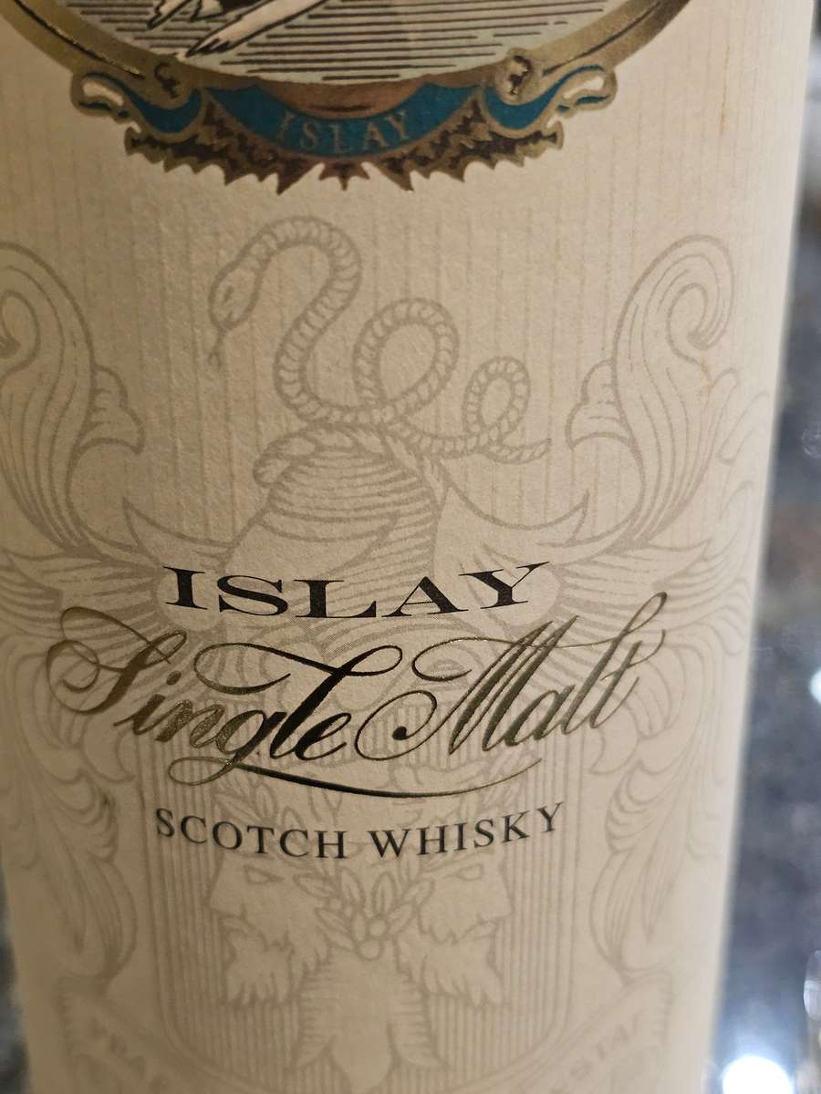 Bowmore 12 Year Old - Old Bottling Islay Single Malt Whisky