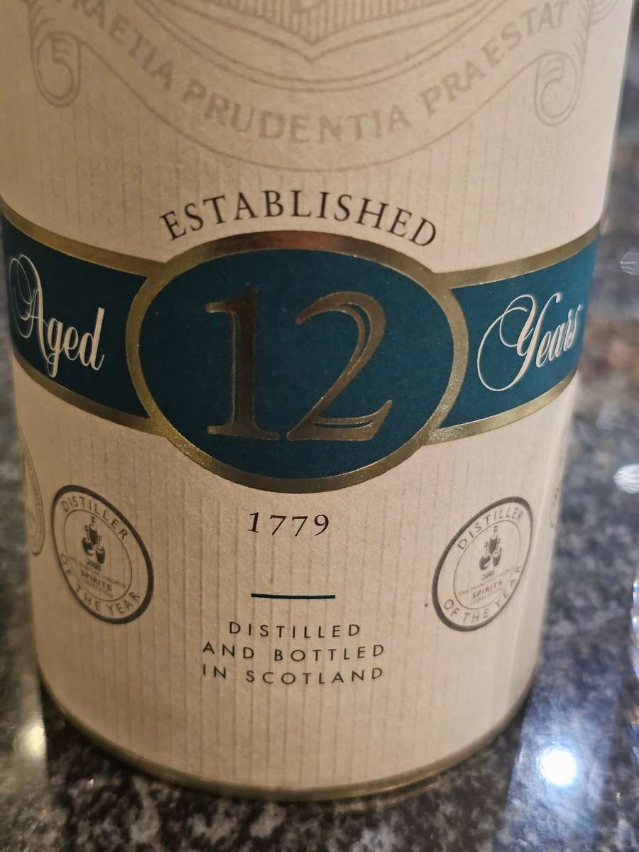 Bowmore 12 Year Old - Old Bottling Islay Single Malt Whisky