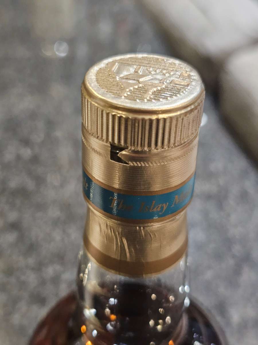 Bowmore 12 Year Old - Old Bottling Islay Single Malt Whisky