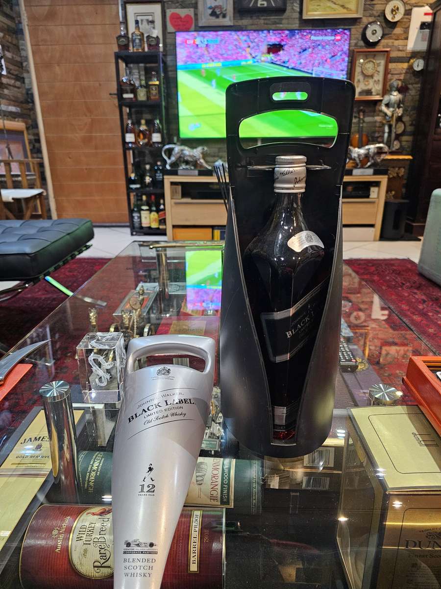 Johnnie Walker Black Label Mercedes Mclaren Whisky