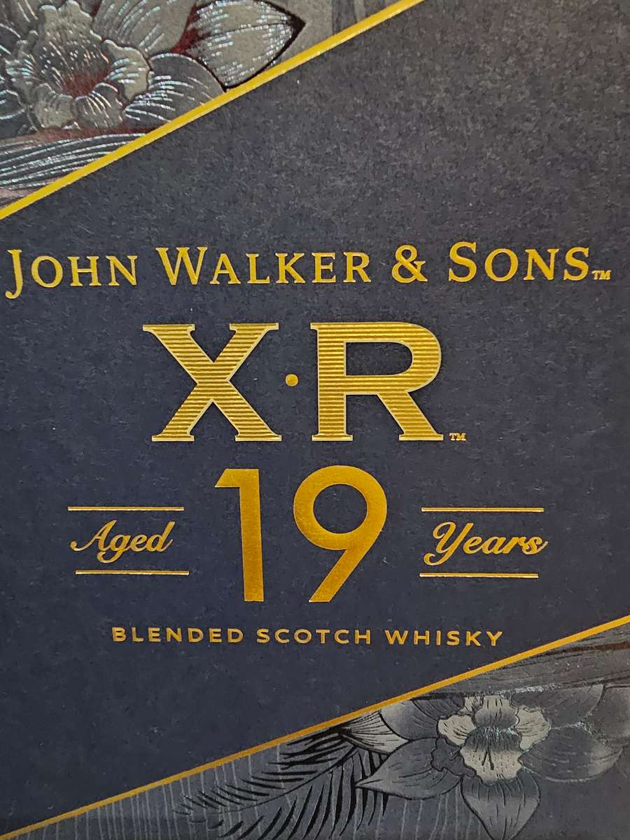 Johnnie Walker & Sons XR 19 Year Old Limited Edition Whisky