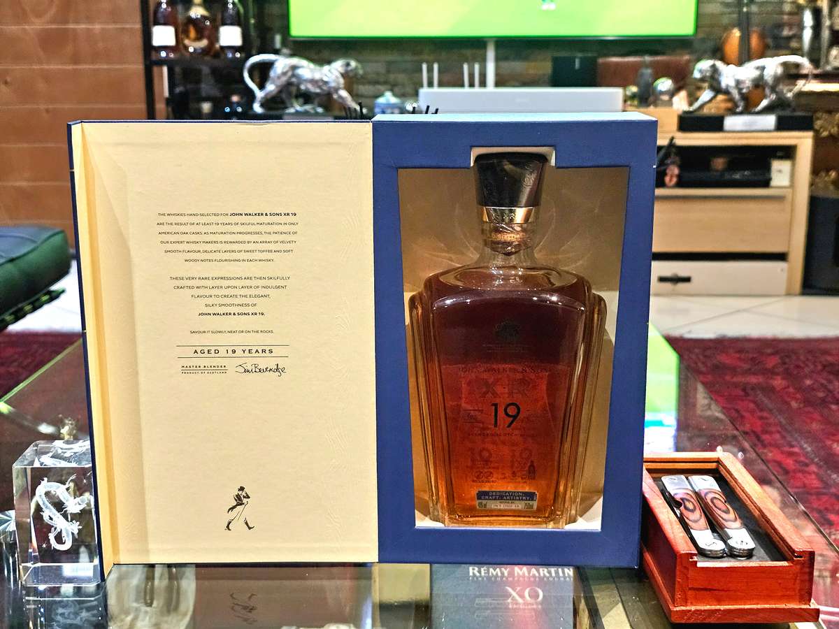 Johnnie Walker & Sons XR 19 Year Old Limited Edition Whisky