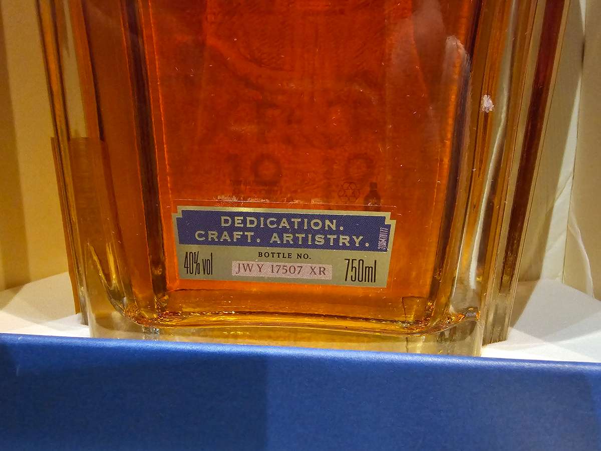 Johnnie Walker & Sons XR 19 Year Old Limited Edition Whisky