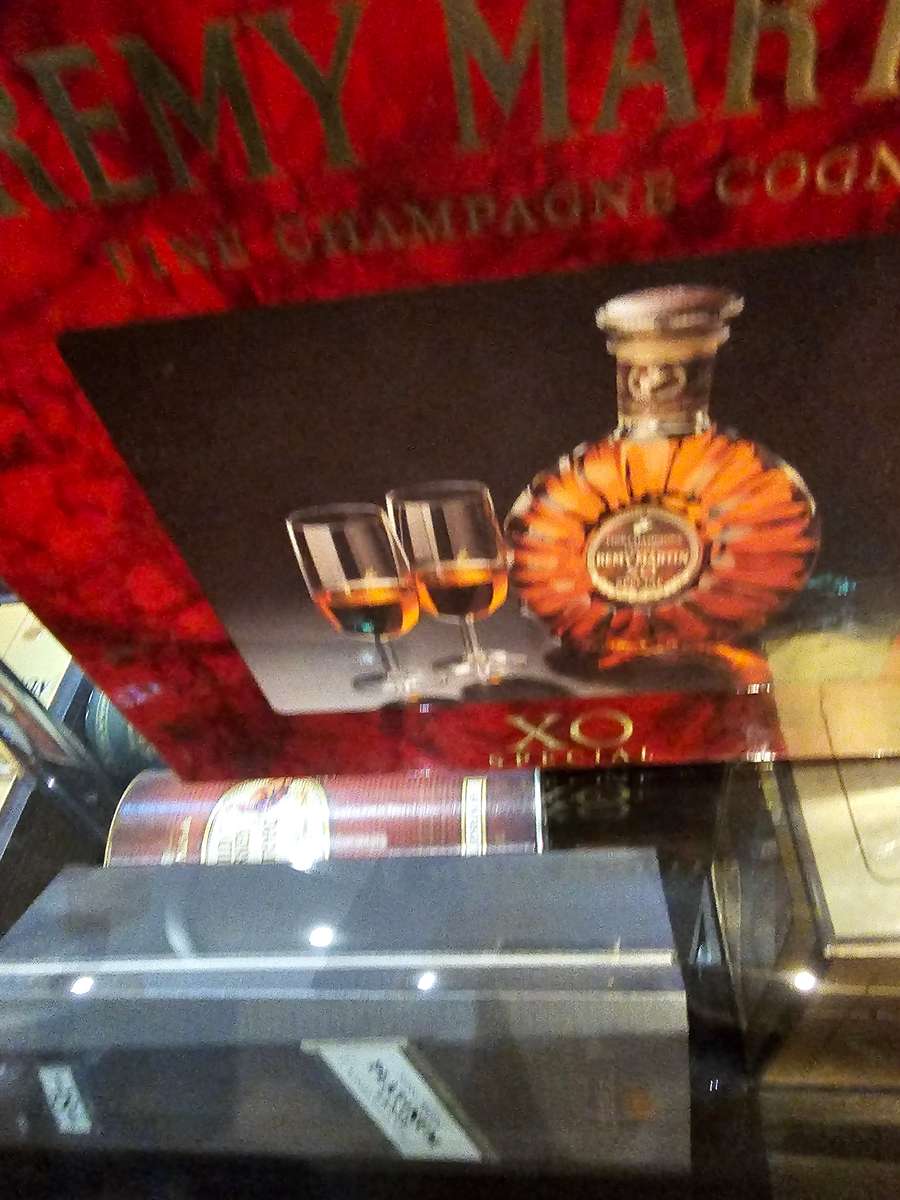 Remy martin XO Special With Certificate of Origin and 2 Cellarmasters Glasses