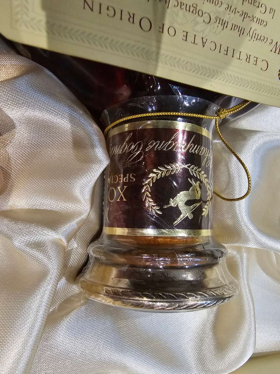 Remy martin XO Special With Certificate of Origin and 2 Cellarmasters Glasses