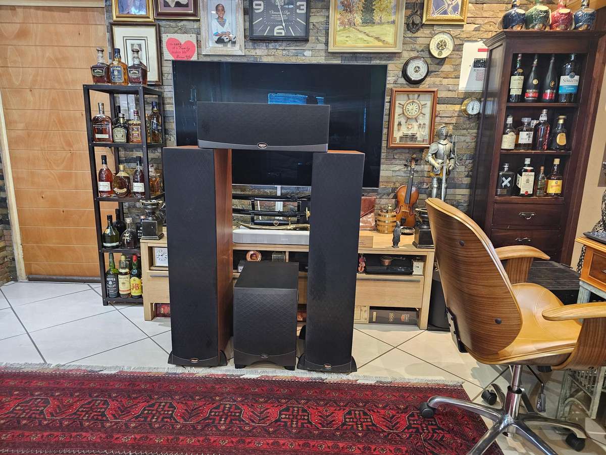 Klipsch RF-82 Floor-standing, RC-62 Centre, & RW-10 Subwoofer Speakers Set