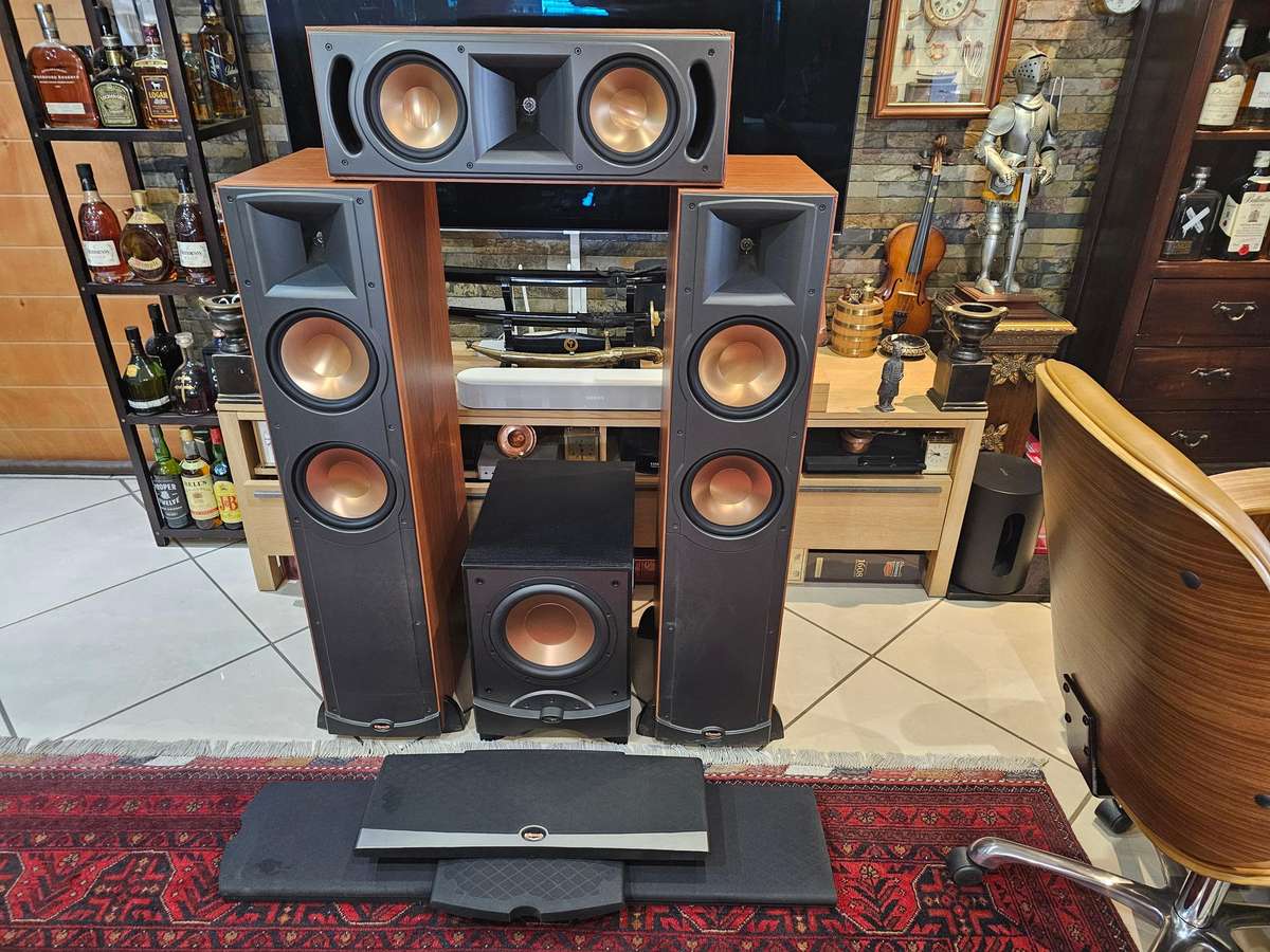 Klipsch RF-82 Floor-standing, RC-62 Centre, & RW-10 Subwoofer Speakers Set