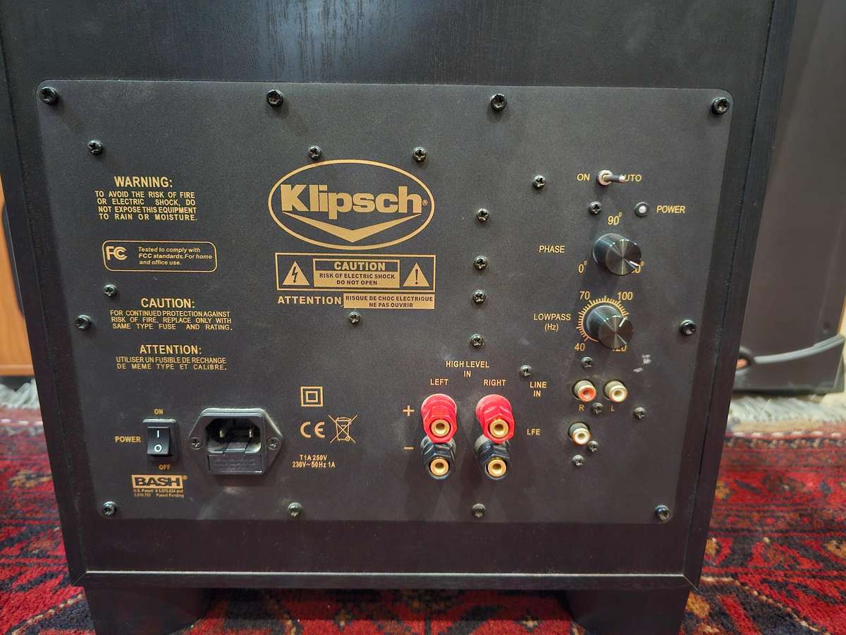 Klipsch RF-82 Floor-standing, RC-62 Centre, & RW-10 Subwoofer Speakers Set