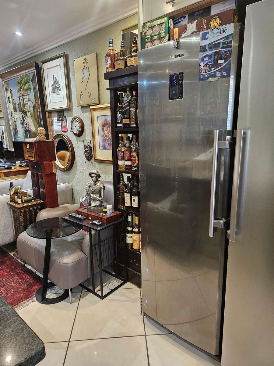 Samsung RZ80EEIS Freestanding Upright freezer