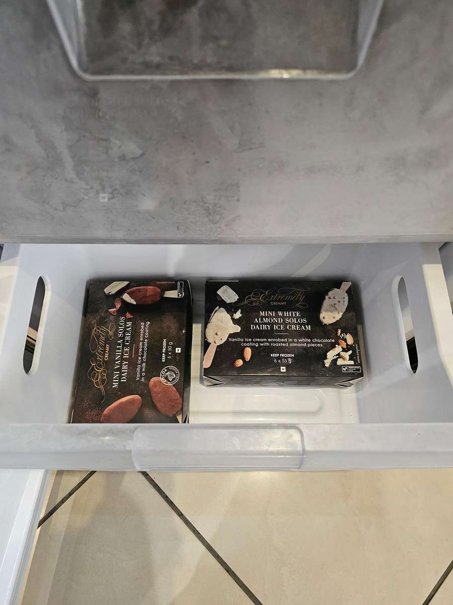 Samsung RZ80EEIS Freestanding Upright freezer