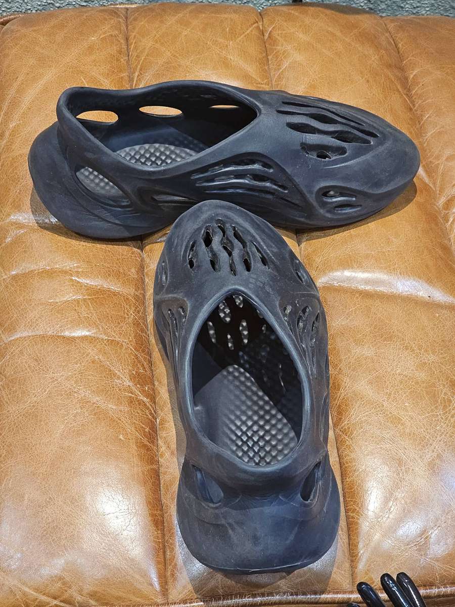 Adidas Yeezy Foam Onyx Runner