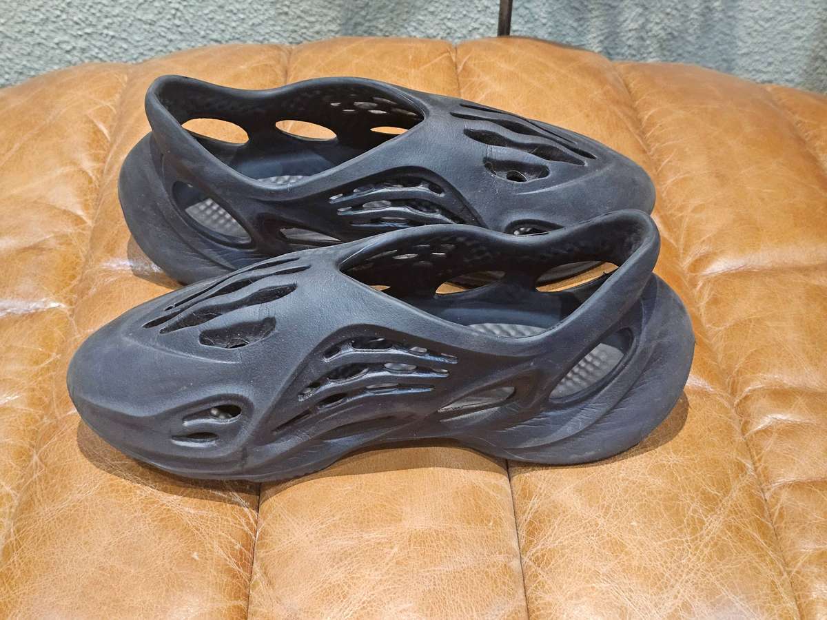 Adidas Yeezy Foam Onyx Runner