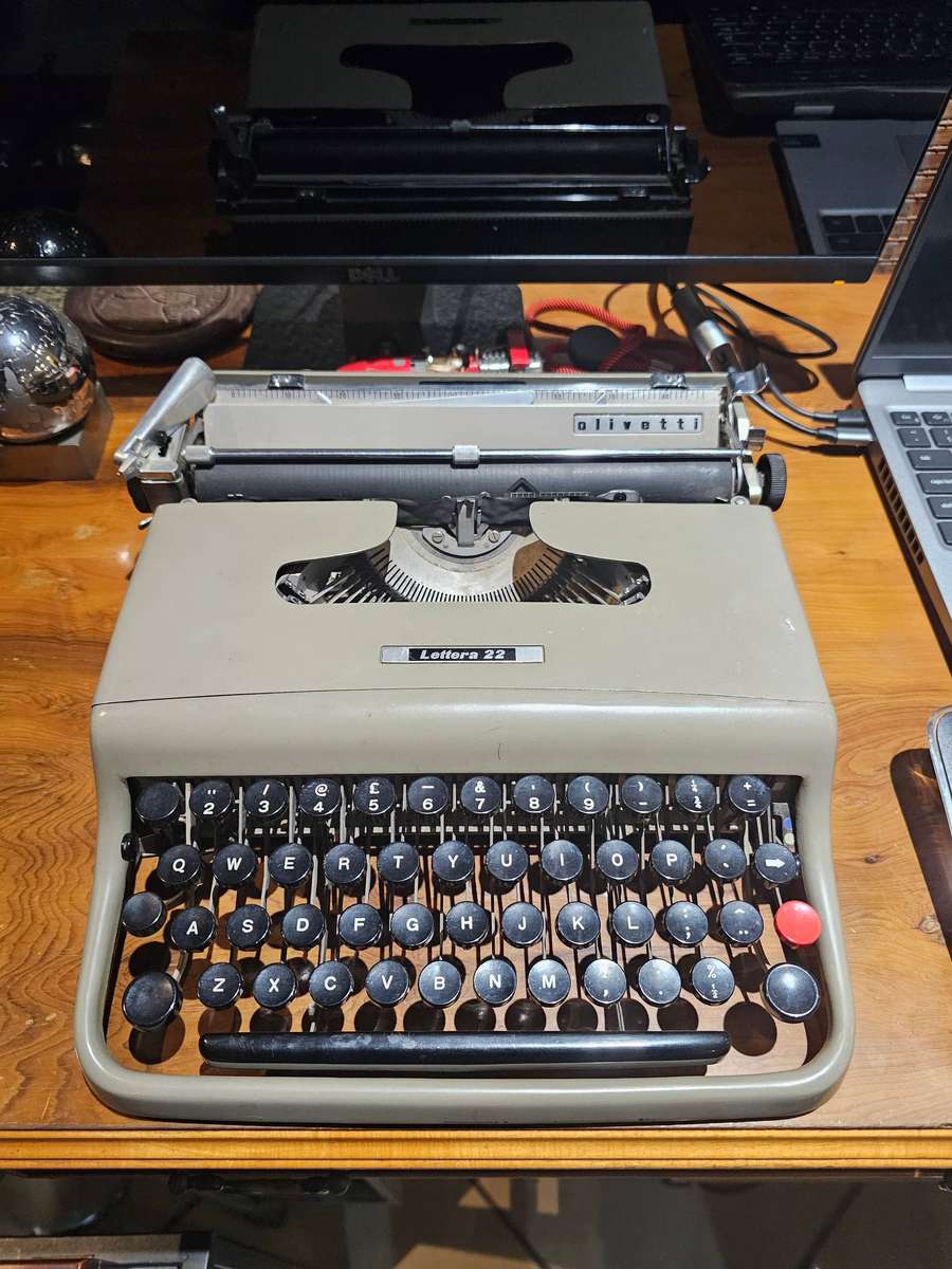 Antique Olivetti Lettera 22 Portable Typewriter