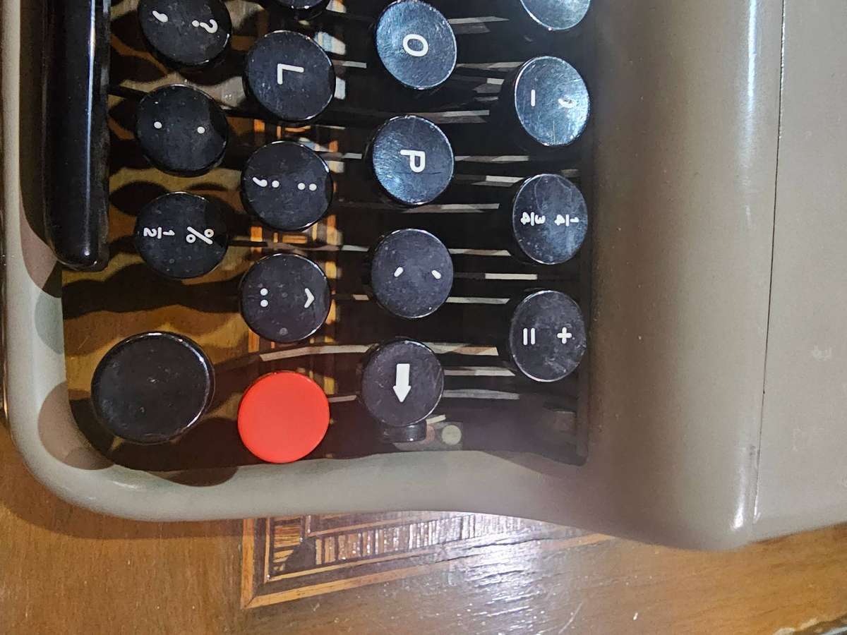 Antique Olivetti Lettera 22 Portable Typewriter