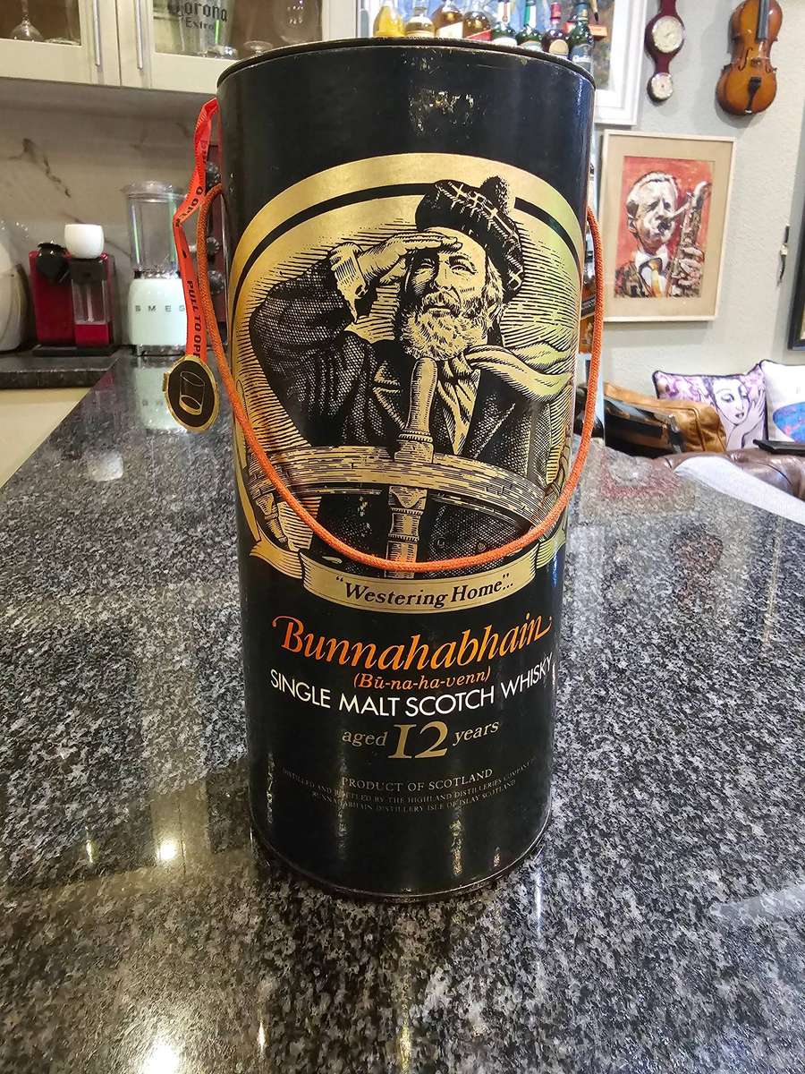 Bunnahabhain Single Malt Scotch Whisky. 1980's bottling.