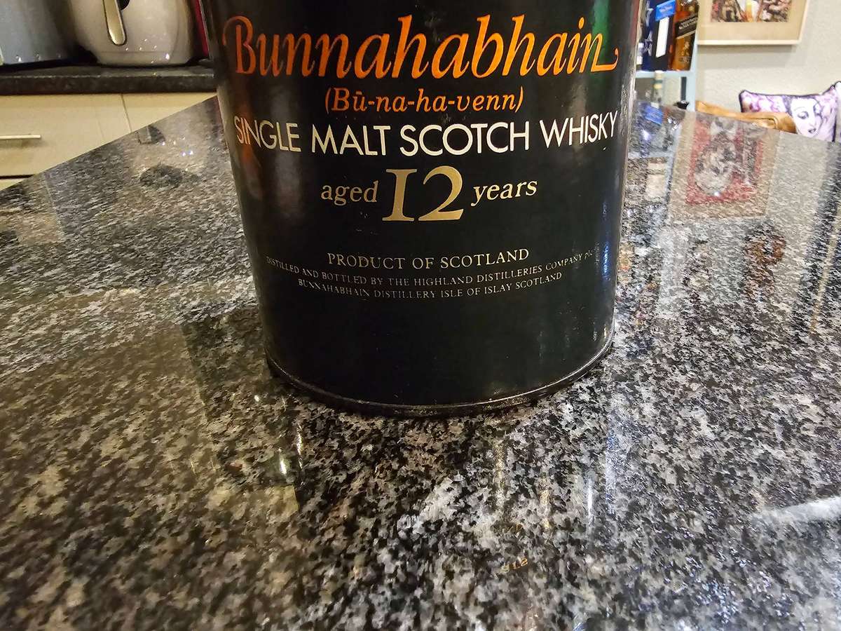 Bunnahabhain Single Malt Scotch Whisky. 1980's bottling.