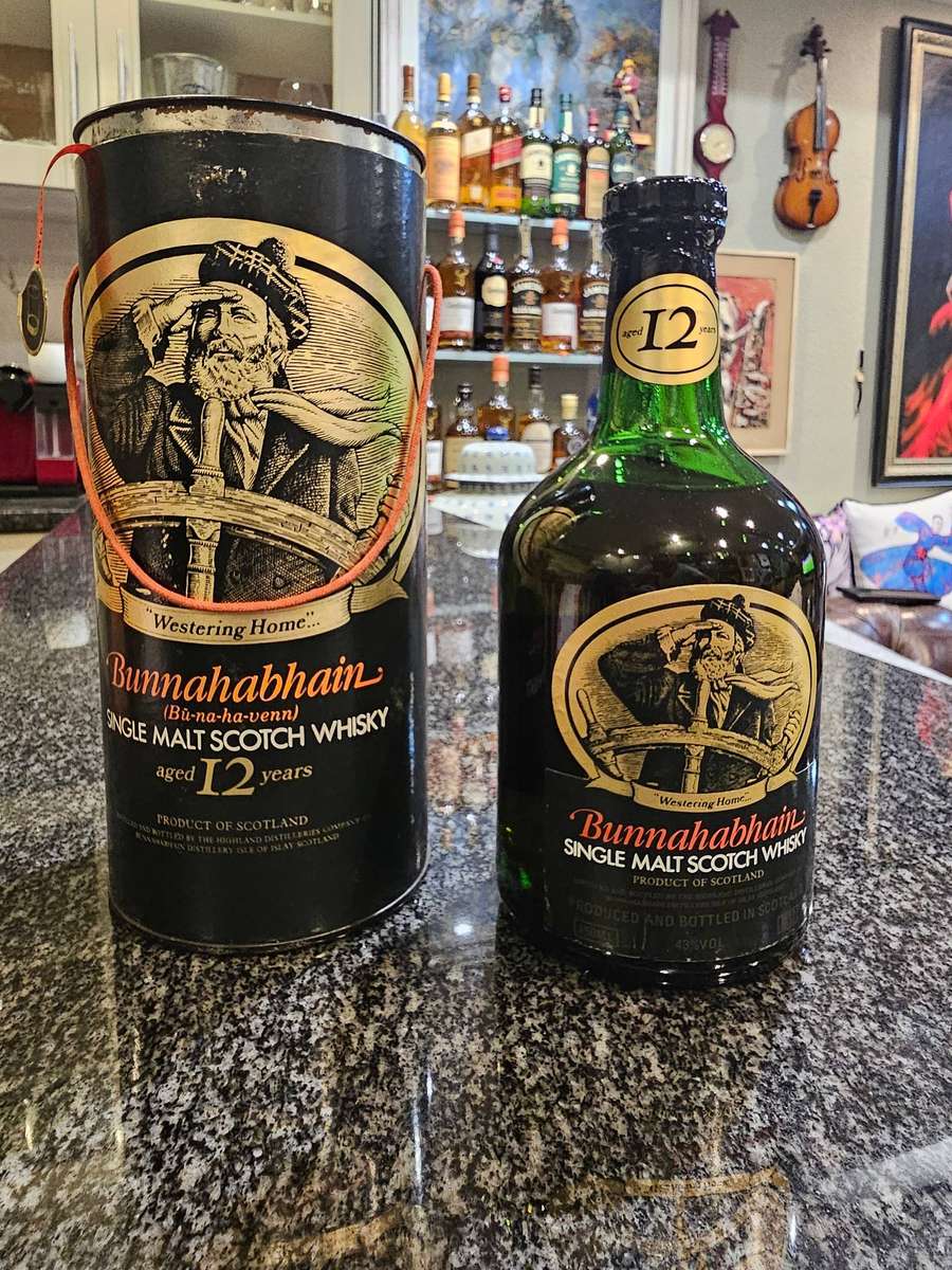 Bunnahabhain Single Malt Scotch Whisky. 1980's bottling.