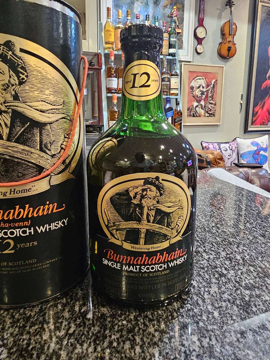 Bunnahabhain Single Malt Scotch Whisky. 1980's bottling.