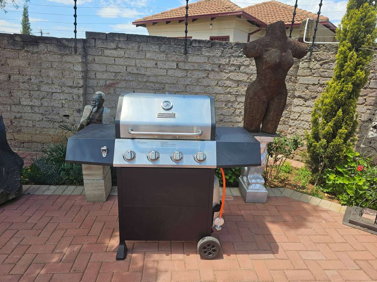 Megamaster 4-Burner Patio Gas Braai