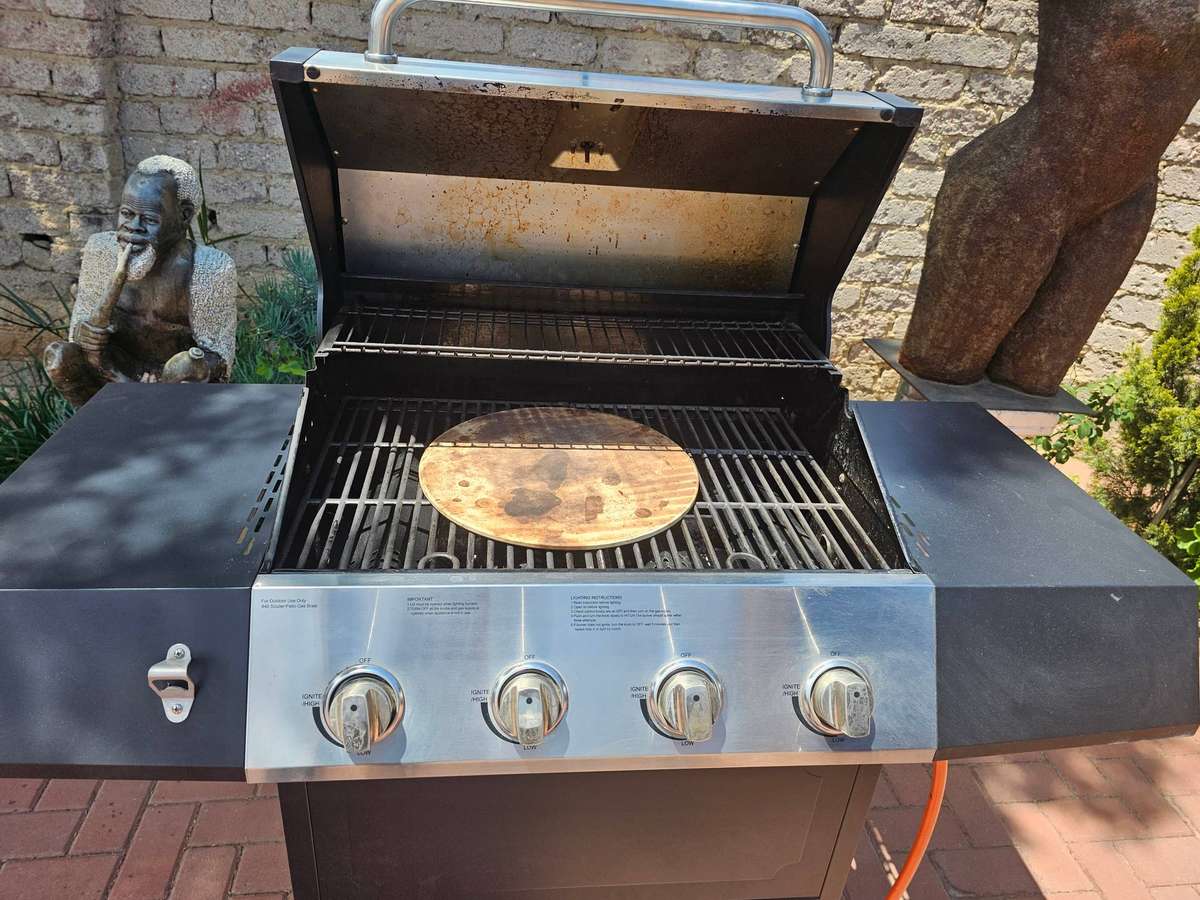 Megamaster 4-Burner Patio Gas Braai