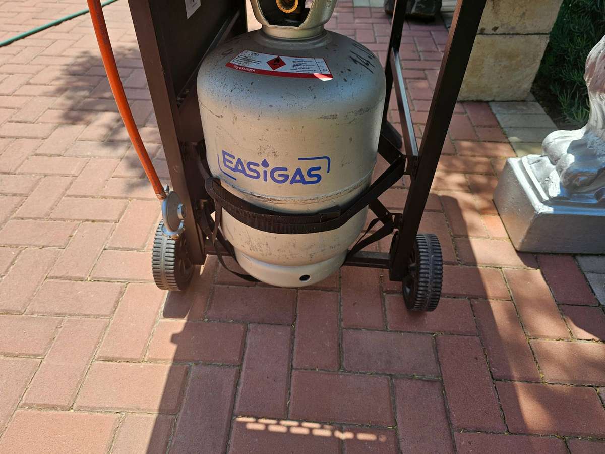 Megamaster 4-Burner Patio Gas Braai