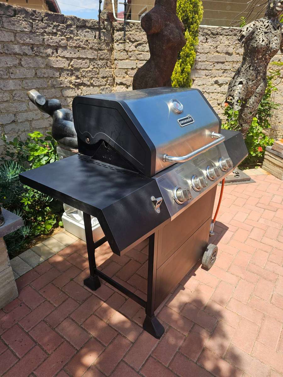 Megamaster 4-Burner Patio Gas Braai