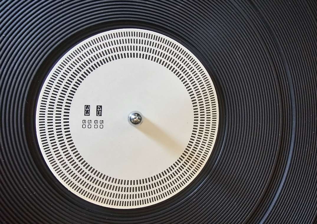 Technics SL20 Belt Drive Turntable