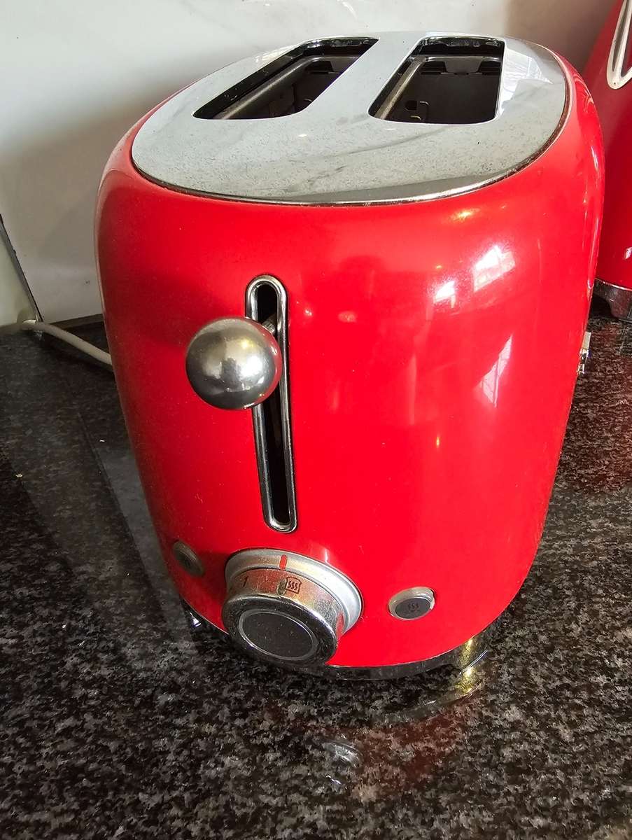 Smeg Retro 2 Slice Toaster Red