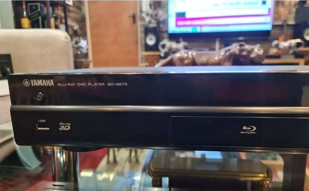 Yamaha BD-S673 Blu-ray Player