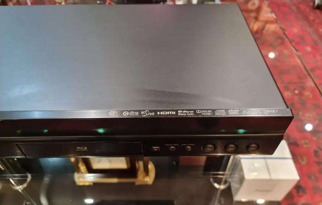 Yamaha BD-S673 Blu-ray Player