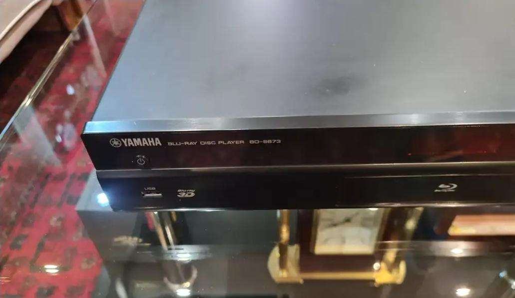 Yamaha BD-S673 Blu-ray Player