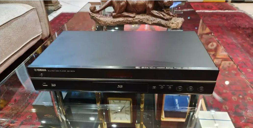 Yamaha BD-S673 Blu-ray Player