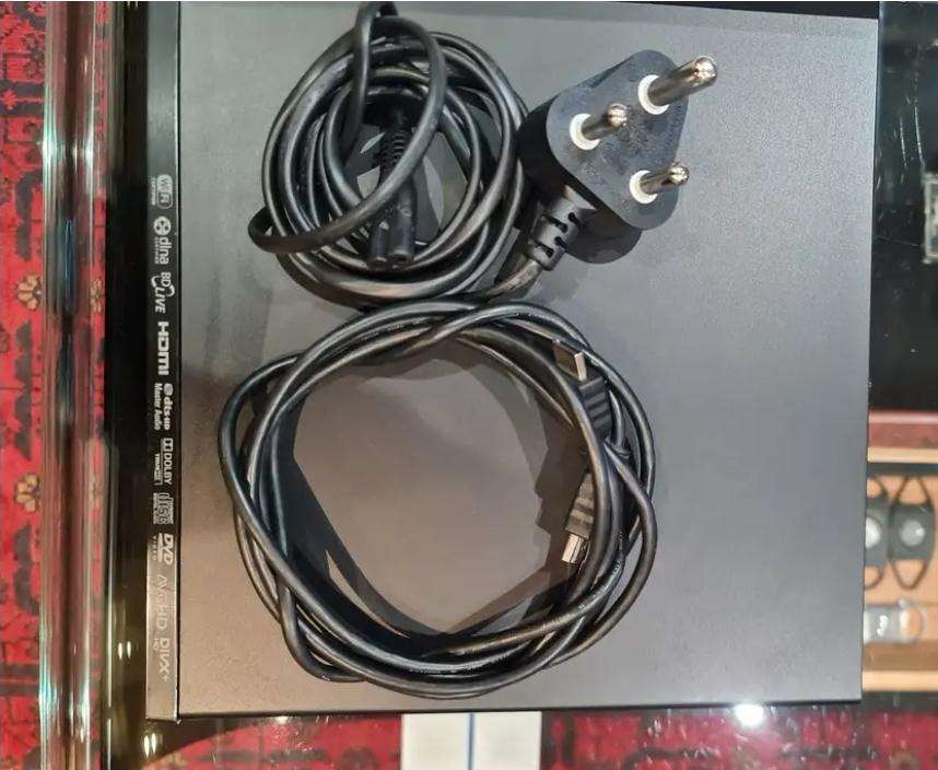 Yamaha BD-S673 Blu-ray Player