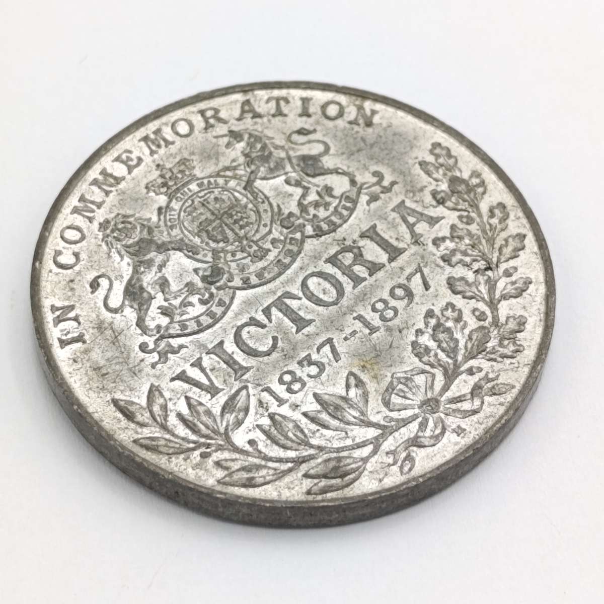 1897 Queen Victoria 60 years reign medallion - Excellent condition