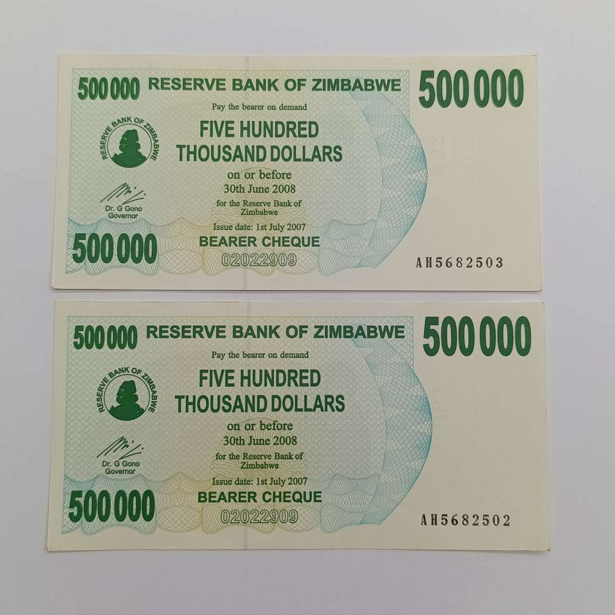 Zimbabwe $500 000 Bearer cheques issued 1 July 2007 uncirculated pair with consecutive numbers