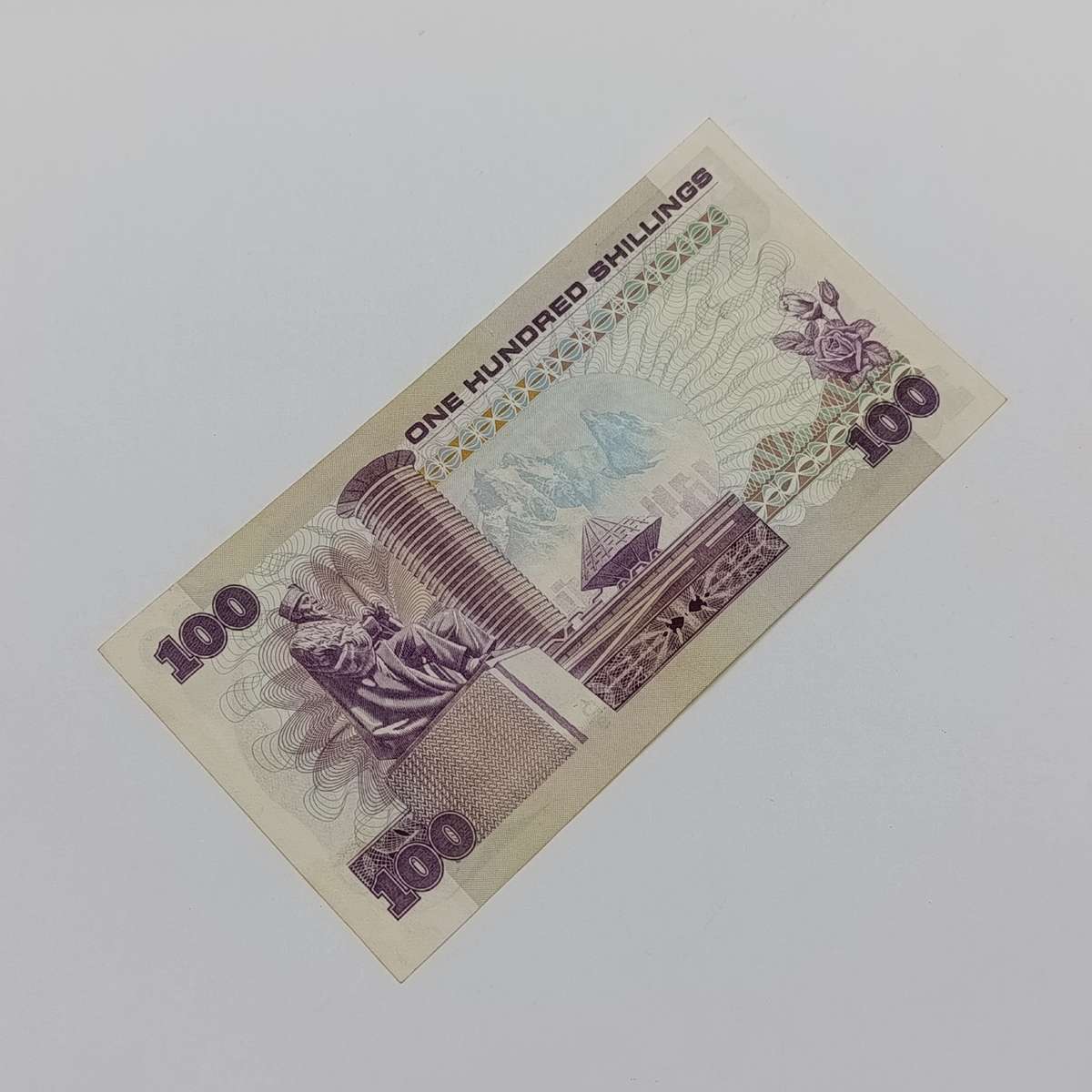 Kenya 100 Shilling 1980 uncirculated (dents)