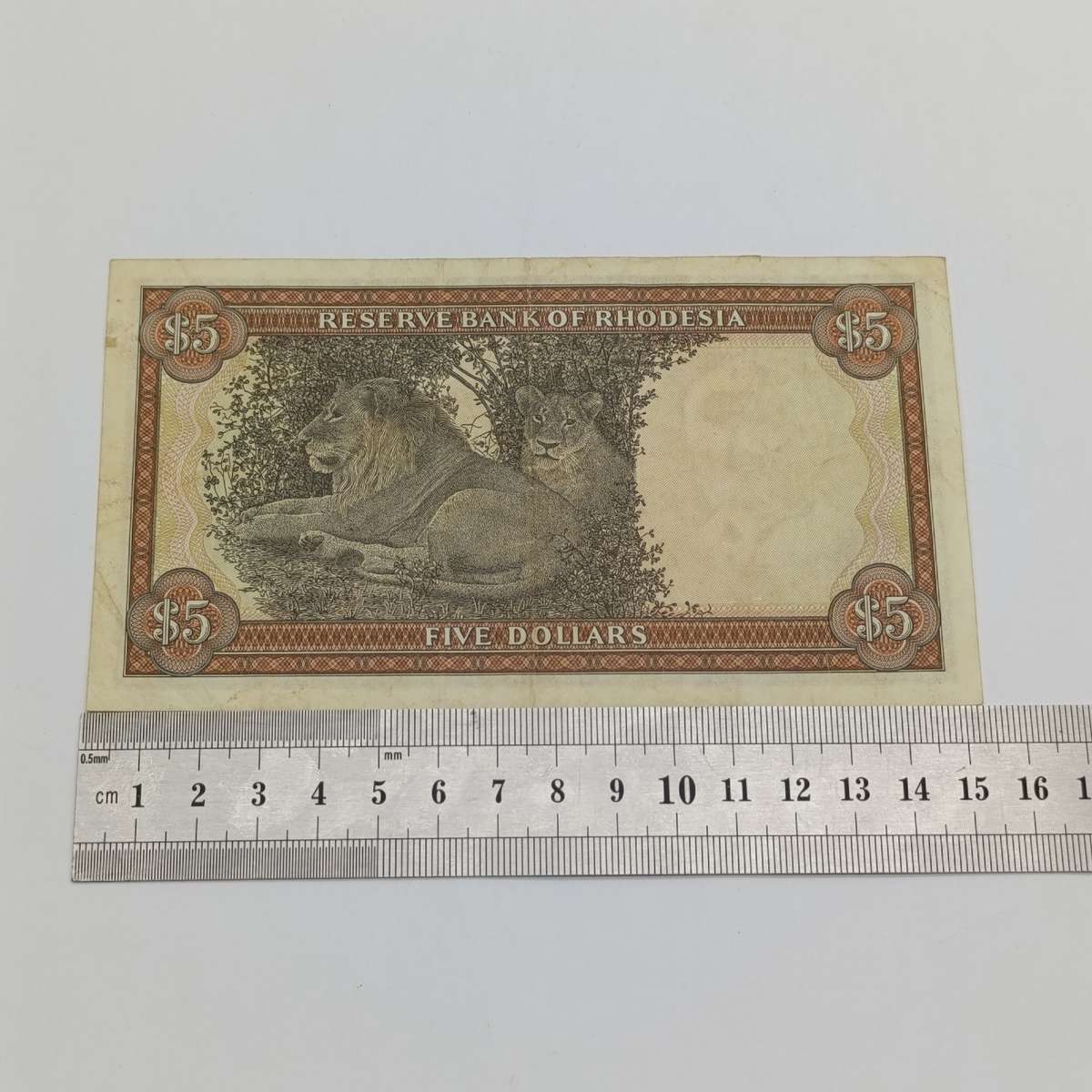 Rhodesia Five dollars banknote 16 October 1972 condition - XF